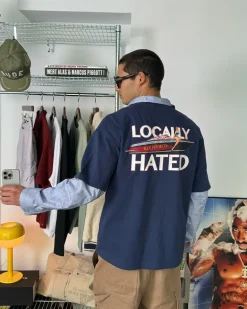 Camiseta Azul Marino Locally Hated