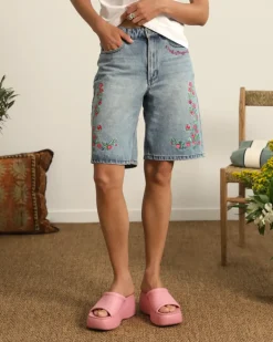 Pantalón Corto Denim Flowers